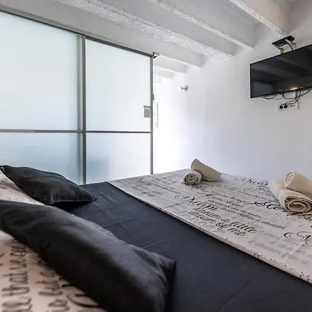 Val * Ντουμπρόβνικ